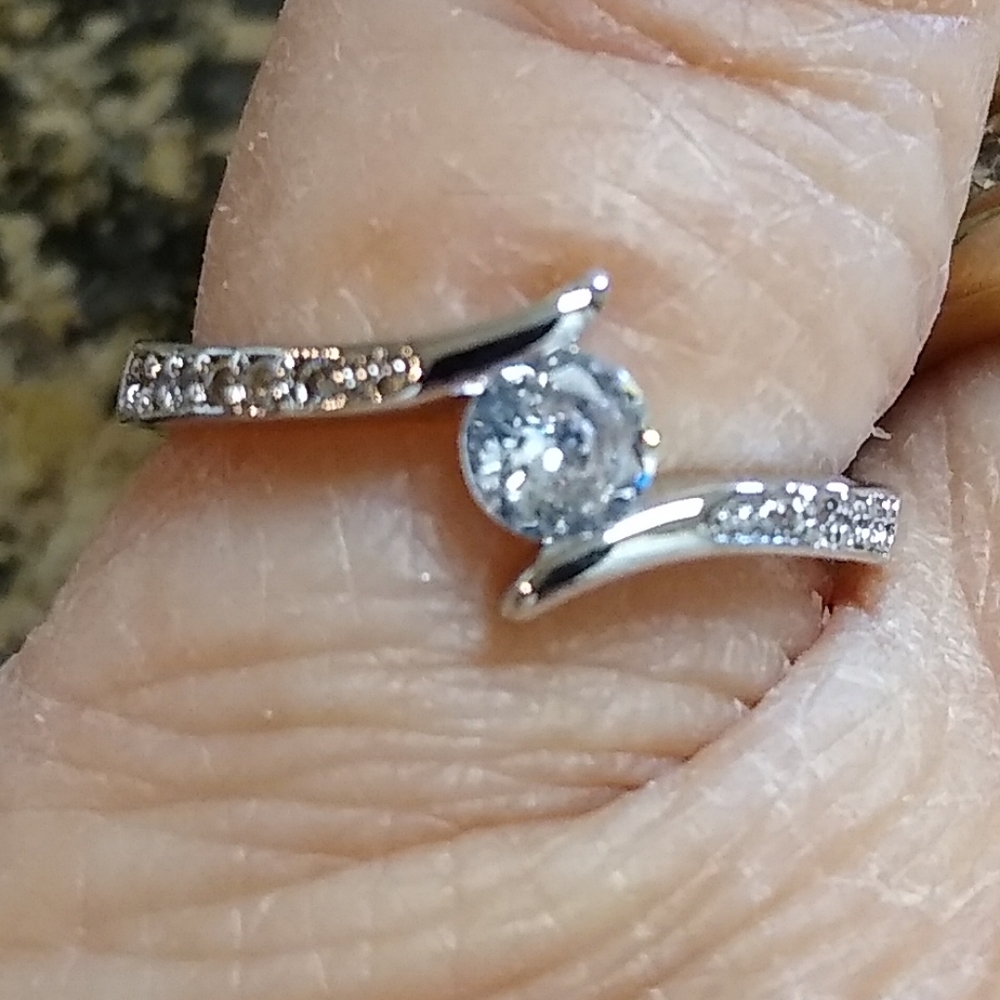 NWT WHITE TOPAZ BYPASS PINKYNWT RING